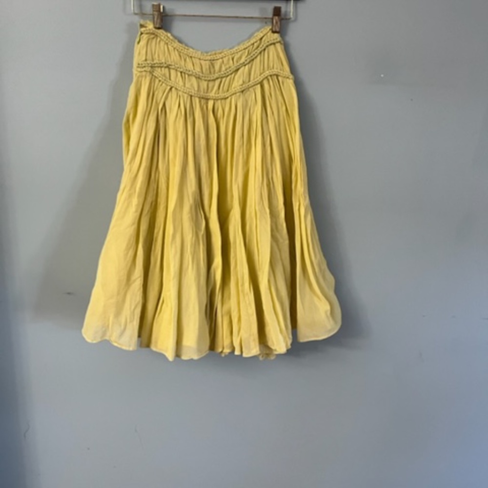 Anthropologie flowy skirt - (size 2)